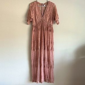 Pink Blush Light Pink Lace Mesh Overlay Maxi Dress Size Medium - Bump Friendly